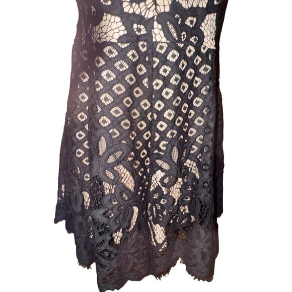 Express black lace halter lace up romper size 8 - Picture 4 of 7